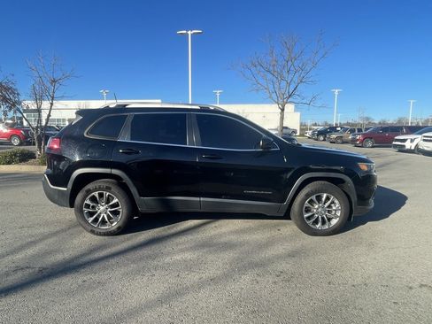 Used 2021 Jeep Cherokee Latitude Lux w/ Mopar Interior Package image 9