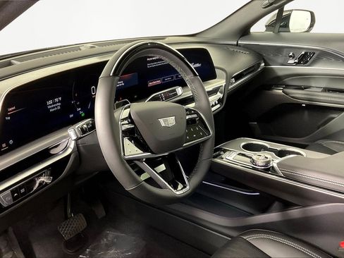 New 2026 Cadillac Lyriq Luxury AWD/4WD image 18