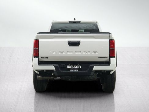 Used 2026 Toyota Tacoma TRD Off-Road AWD/4WD image 4
