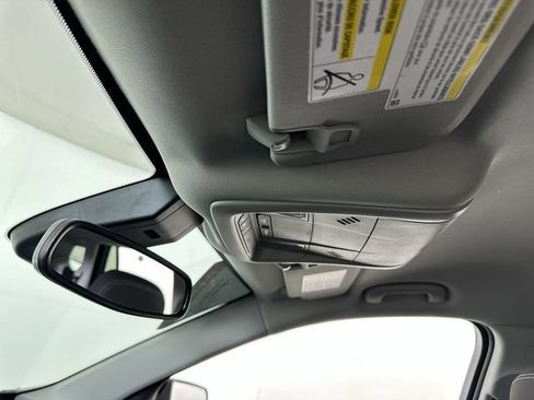 Used 2024 GMC Terrain SLE w/ Driver Convenience Package FWD image 19