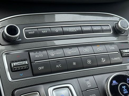 Used 2023 Hyundai Santa Fe Limited image 25