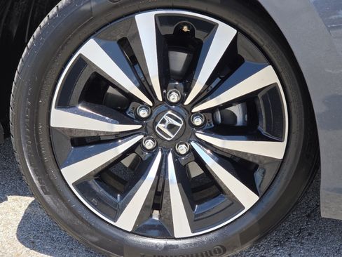 Used 2023 Honda Civic EX-L image 9
