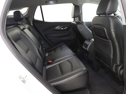 Used 2024 GMC Terrain SLT image 12