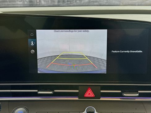 Used 2024 Hyundai Elantra SEL FWD image 23