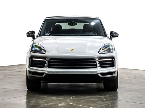 Used 2023 Porsche Cayenne Platinum Edition image 4