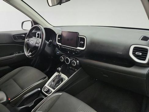 Used 2022 Hyundai Venue Limited FWD image 23