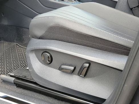 Used 2024 Volkswagen Tiguan SE R-Line w/ MDO Package, Three-Row image 12