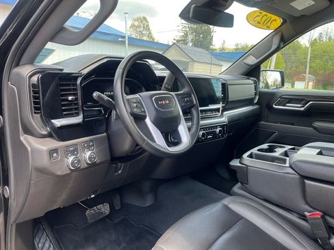 Used 2025 GMC Sierra 1500 SLT AWD/4WD image 14