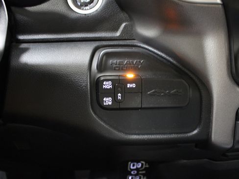 Used 2019 RAM 2500 Big Horn AWD/4WD image 18