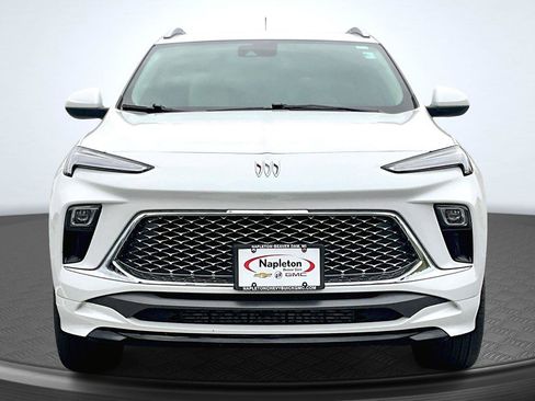 Certified 2024 Buick Encore GX Avenir image 3