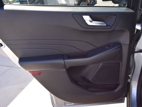 Used 2023 Ford Escape Platinum AWD/4WD image 36