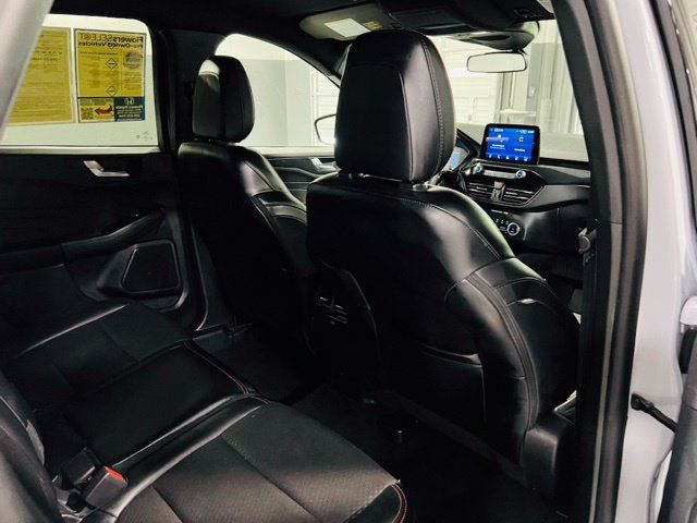 Used 2025 Ford Escape ST-Line Select AWD/4WD image 29