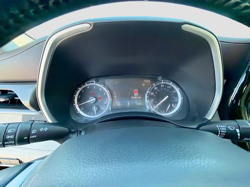 Used 2022 Toyota Highlander XLE image 38