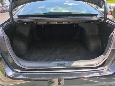 Used 2025 Nissan Altima 2.5 SV FWD image 28