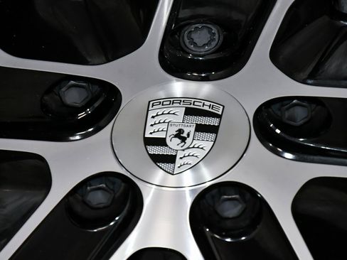 Used 2025 Porsche Macan 4 Electric image 88