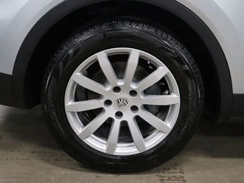 Used 2019 Porsche Cayenne S w/ Premium Plus Package AWD/4WD image 28