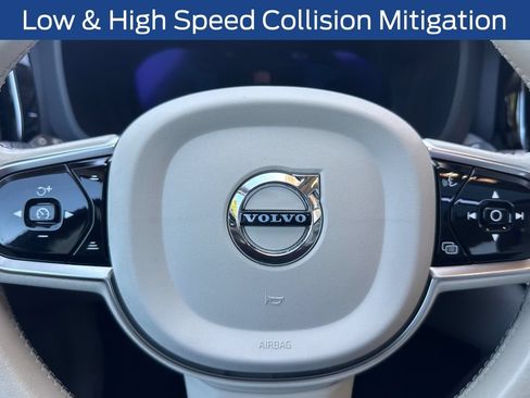 Used 2023 Volvo XC60 B5 Plus AWD/4WD image 29