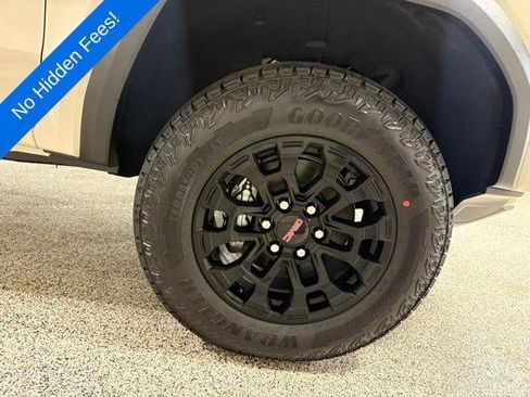 New 2026 GMC Canyon Elevation w/ Convenience Package image 17