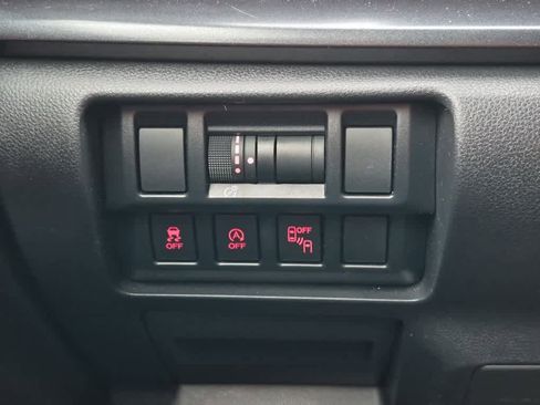 Used 2021 Subaru Crosstrek 2.5i Sport w/ Moonroof Package image 21