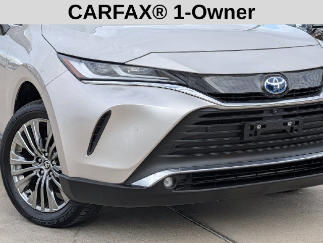 Used 2023 Toyota Venza Limited AWD/4WD image 2