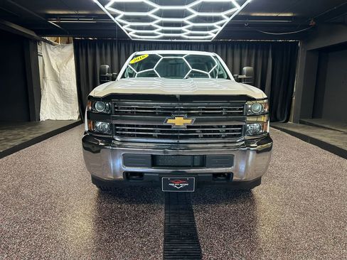 Used 2016 Chevrolet Silverado 2500 W/T AWD/4WD image 2