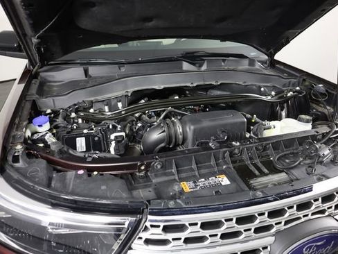 Certified 2022 Ford Explorer Limited AWD/4WD image 16