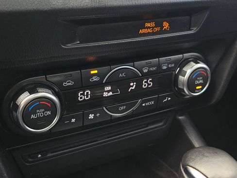 Used 2014 MAZDA MAZDA3 i Touring w/ Technology Package FWD image 31