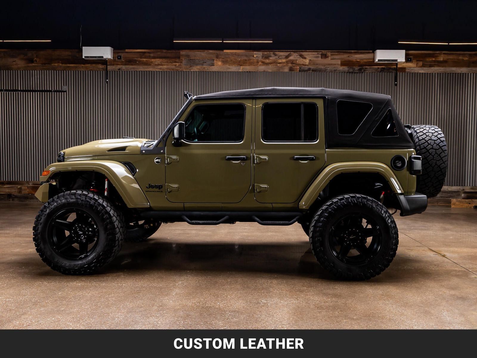 Used 2025 Jeep Wrangler Unlimited Sport AWD/4WD image 5
