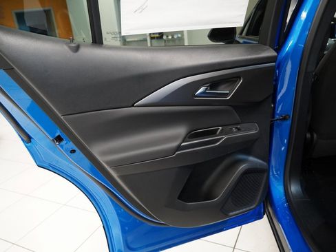 New 2026 Chevrolet Equinox EV LT image 22