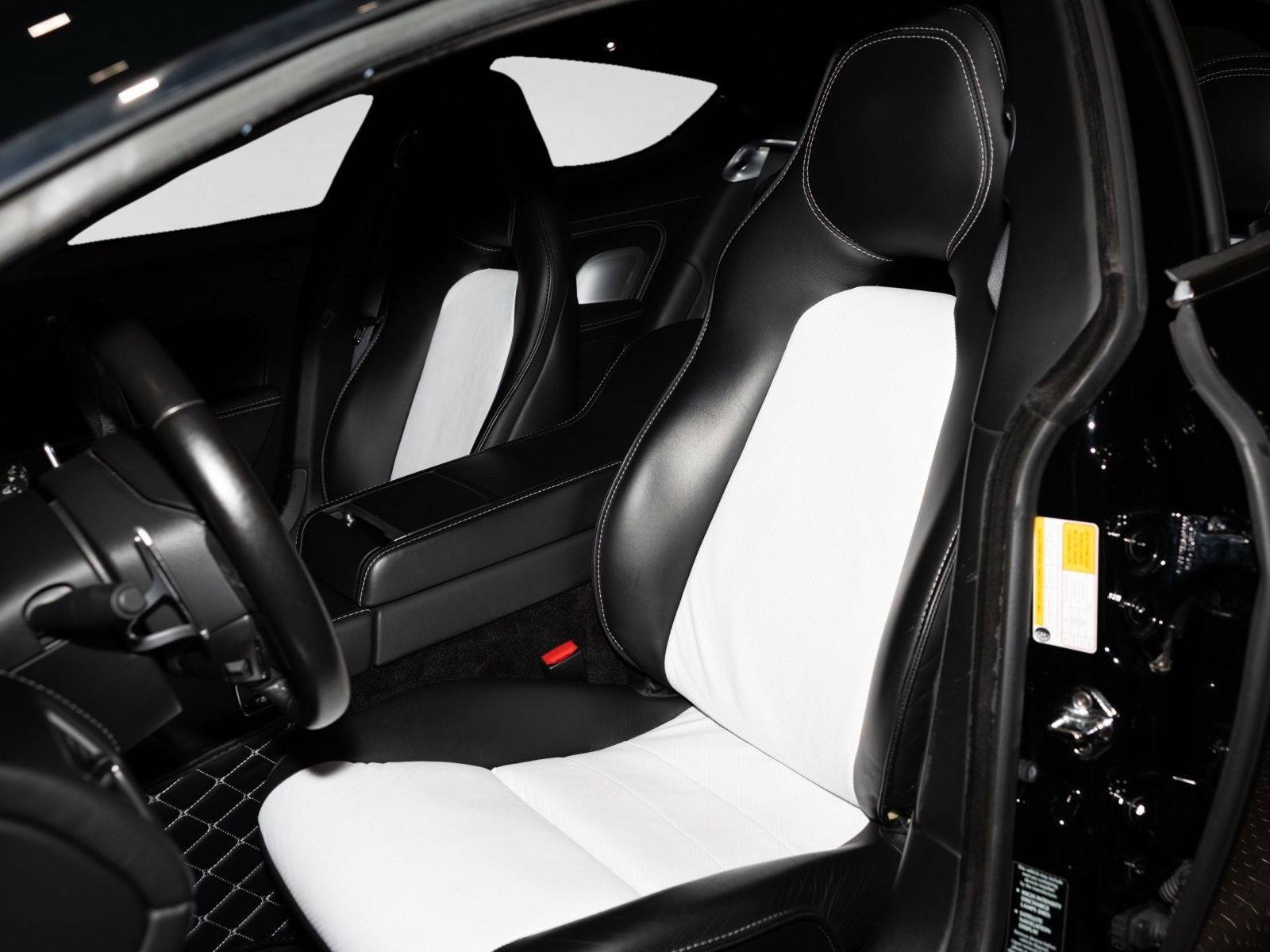 Used 2011 Aston Martin Rapide RWD image 6