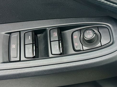 Used 2024 Subaru Crosstrek 2.0i Premium image 15