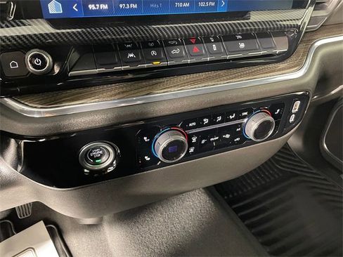 Used 2024 Chevrolet Silverado 1500 LT image 8