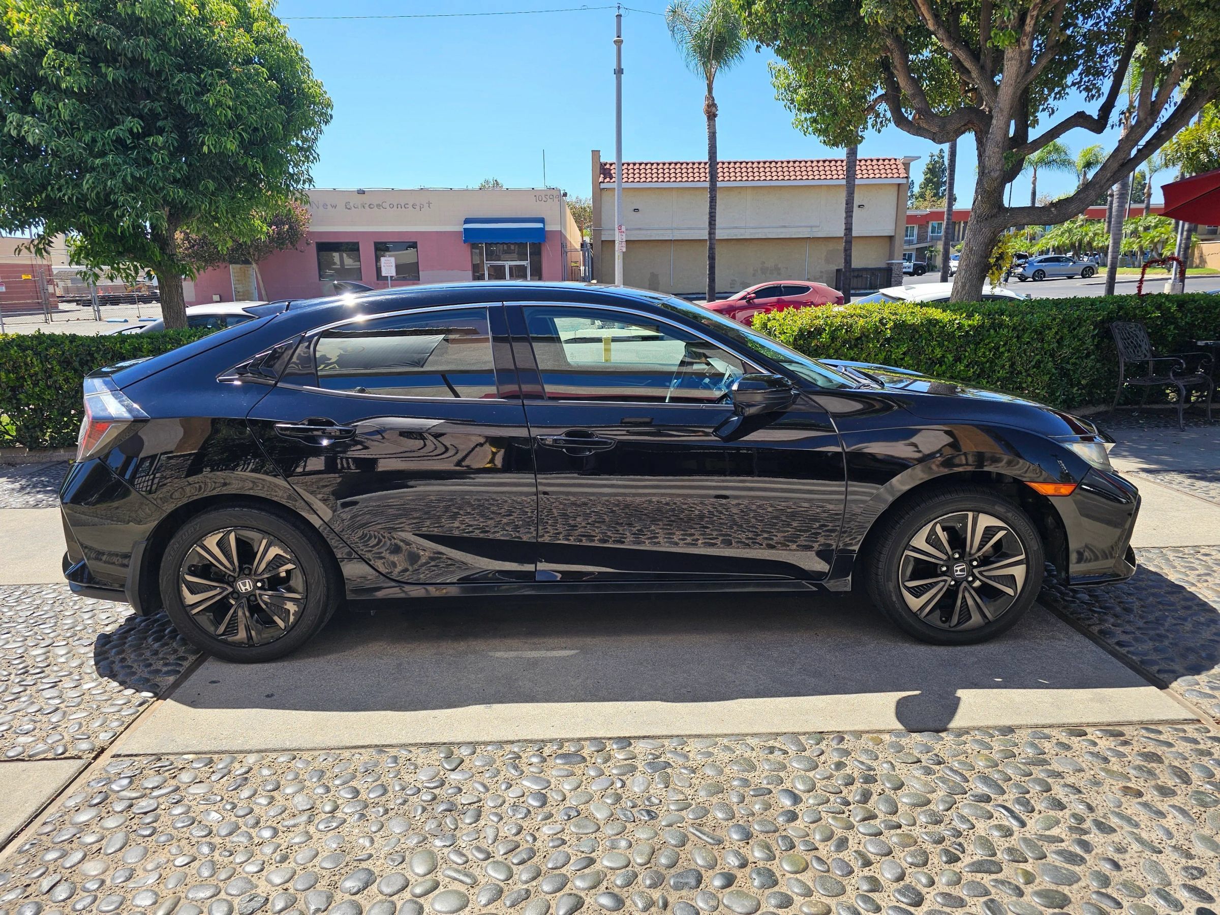 Used 2019 Honda Civic EX image 4