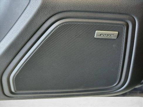 Used 2026 Porsche Macan AWD/4WD image 12