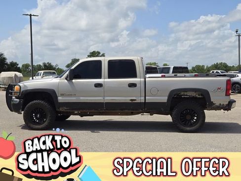 Used 2005 GMC Sierra 2500 SLE w/ Heavy-Duty Power Package AWD/4WD image 4