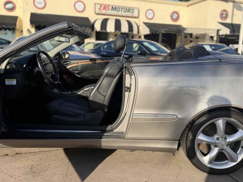Used 2005 Mercedes-Benz CLK 320 Cabriolet image 8