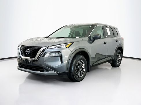 Used 2023 Nissan Rogue S image 3