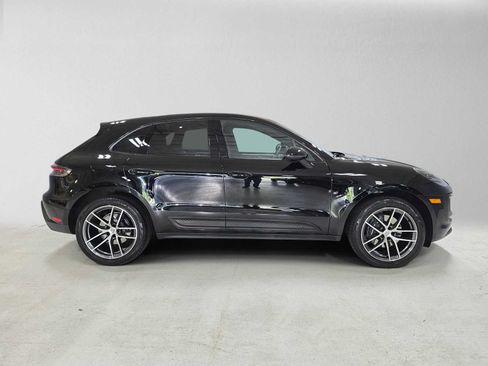 Used 2025 Porsche Macan AWD/4WD image 2