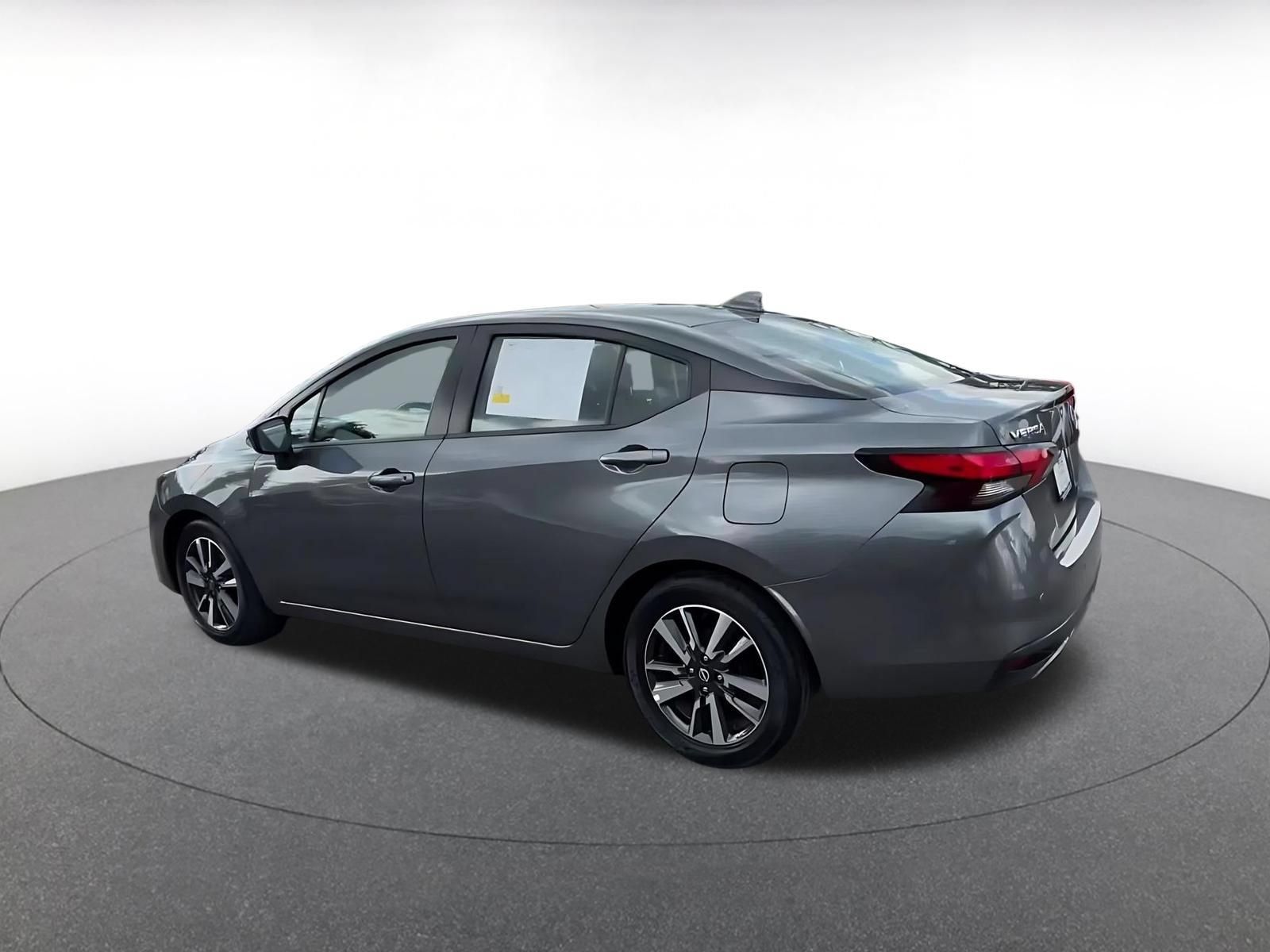 Used 2025 Nissan Versa SV FWD image 9