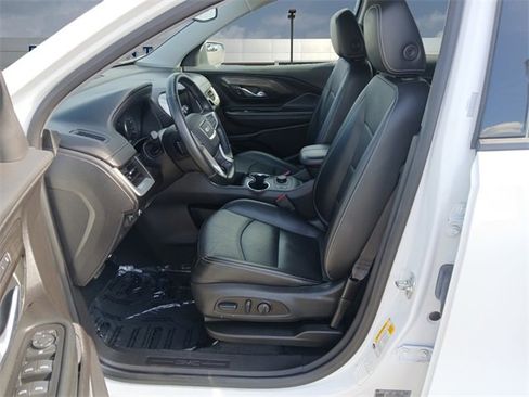 Used 2024 GMC Terrain SLT image 9
