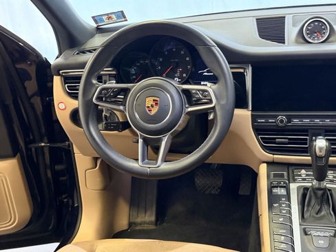 Certified 2020 Porsche Macan image 20