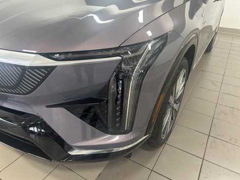 Used 2026 Cadillac Optiq Luxury 2 image 11