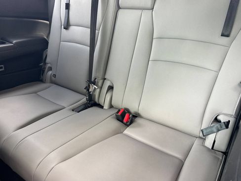 Used 2017 Honda Pilot Touring image 13