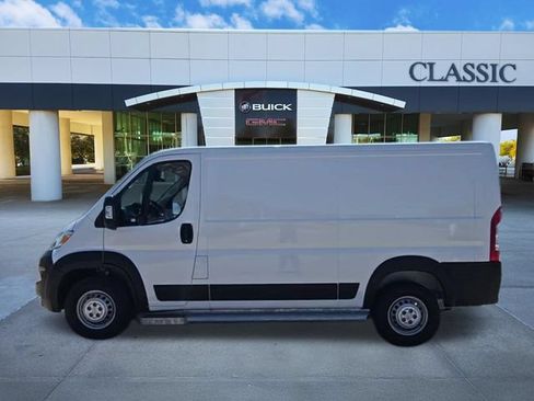 Used 2025 RAM ProMaster 2500 w/ U-Haul Equipment Group FWD image 5