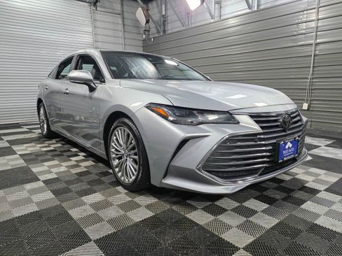 Used 2019 Toyota Avalon Limited w/ Advanced Safety Package image 4