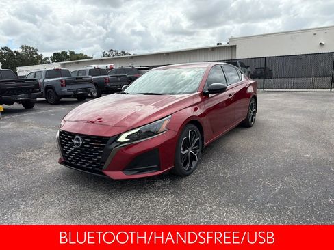 Certified 2023 Nissan Altima 2.5 SR w/ SR Premium Package image 7