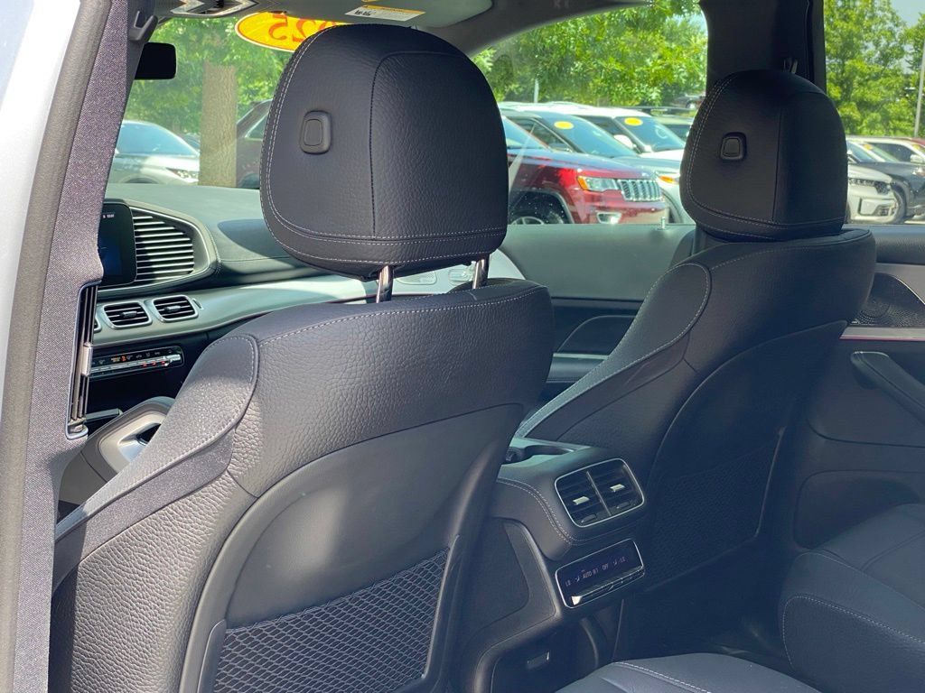 Used 2025 Mercedes-Benz GLS 450 4MATIC image 27