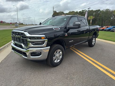 New 2026 RAM 2500 Big Horn AWD/4WD image 4