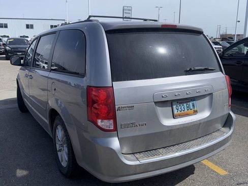 Used 2016 Dodge Grand Caravan SXT FWD image 3