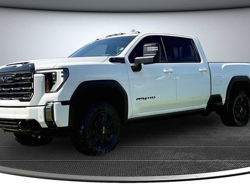 Used 2024 GMC Sierra 2500 AT4 w/ AT4 Premium Plus Package AWD/4WD image 1